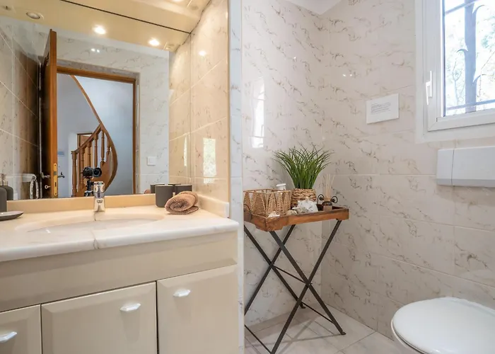 Villa Cacharel By Interhome Sainte-Maxime