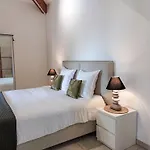 Cacharel By Interhome فيلة